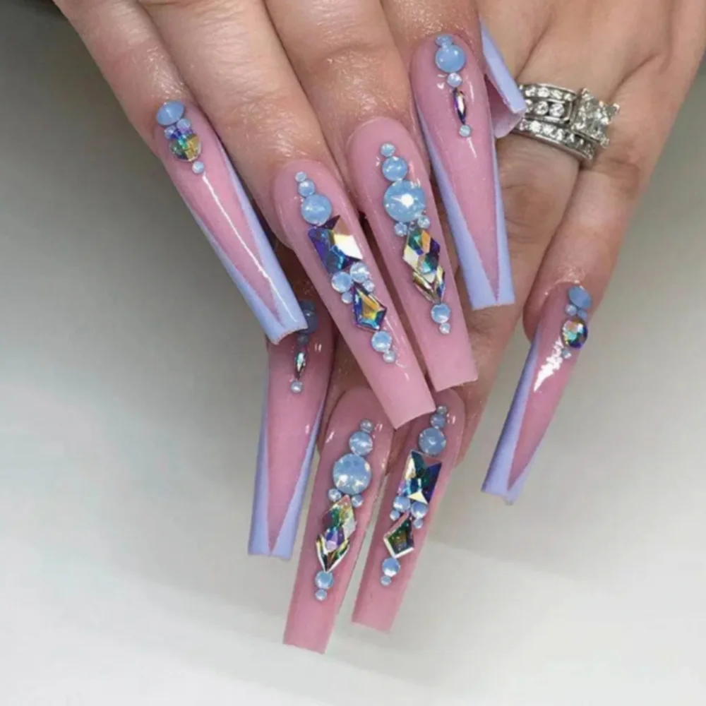Fake Nails - Picture 1 of 4
